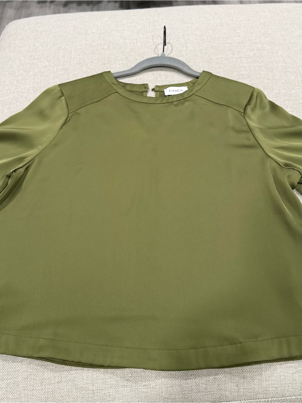 Evereve Olive Short-Sleeve Blouse with Textured Shoulder - Picture 4 of 11